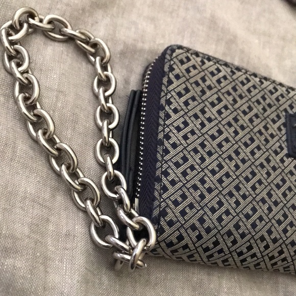 Tommy Hilfiger wallet/clutch - Picture 3 of 7